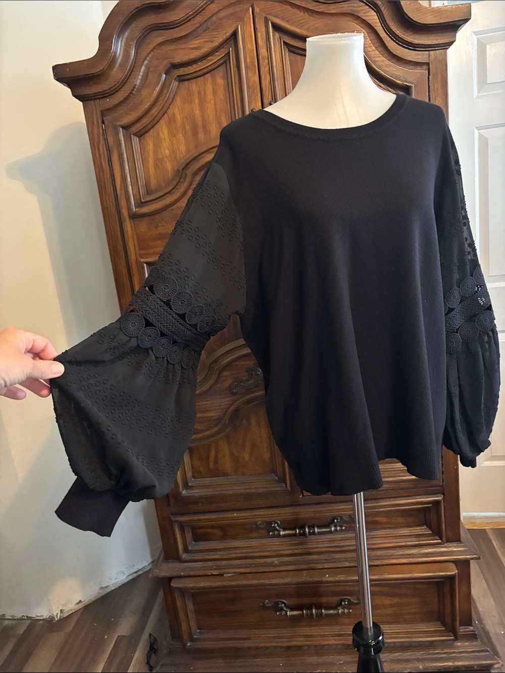 Sioni Milano black knit sweater with puff sleeve - Picture 2 of 11